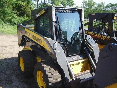 Minicargadores New Holland L185  de segunda mano a la venta Ref.: 1375573572122761 No. 2