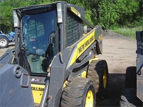 Minicargadores New Holland L185  de segunda mano a la venta Ref.: 1375573572122761 No. 4