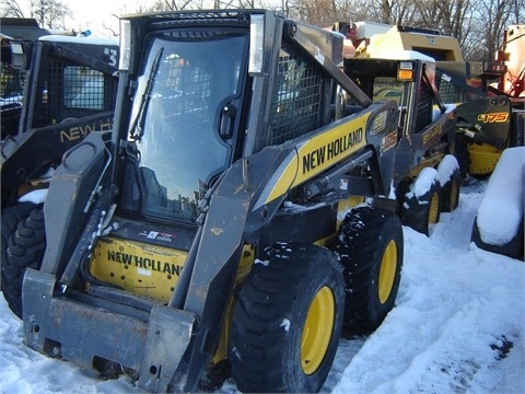 Minicargadores New Holland L185  de medio uso en venta Ref.: 1375573890479436 No. 4