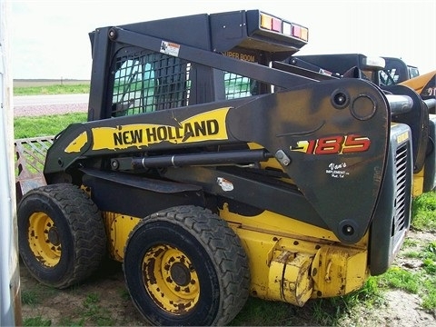 Minicargadores New Holland L185  de segunda mano en venta Ref.: 1375578622823141 No. 3