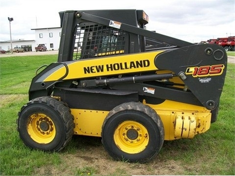 Minicargadores New Holland L185  usada Ref.: 1375624617260558 No. 4