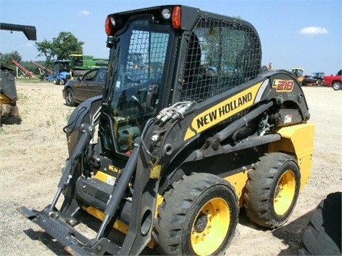 Minicargadores New Holland L218  usada en buen estado Ref.: 1375798456051368 No. 3