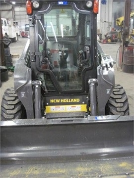 Minicargadores New Holland L220  de segunda mano a la venta Ref.: 1375884892804253 No. 4