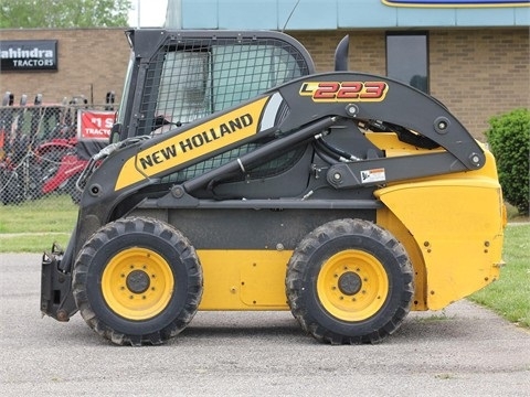 Minicargadores New Holland L223  importada de segunda mano Ref.: 1375889620934503 No. 2