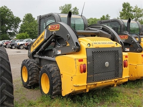 Minicargadores New Holland L223  importada de segunda mano Ref.: 1375889620934503 No. 3