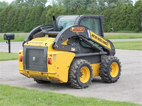 Minicargadores New Holland L223  importada de segunda mano Ref.: 1375889620934503 No. 4