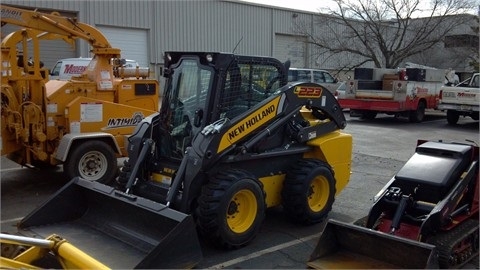 Minicargadores New Holland L223  de segunda mano a la venta Ref.: 1375893455823648 No. 2