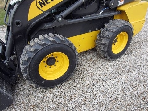 Minicargadores New Holland L225  usada a buen precio Ref.: 1375966035446013 No. 3