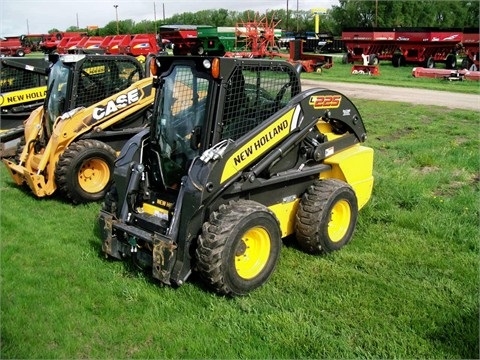 Minicargadores New Holland L225