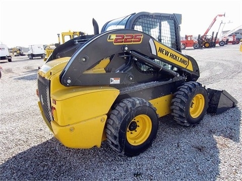 Minicargadores New Holland L225  usada a la venta Ref.: 1375977852239864 No. 3