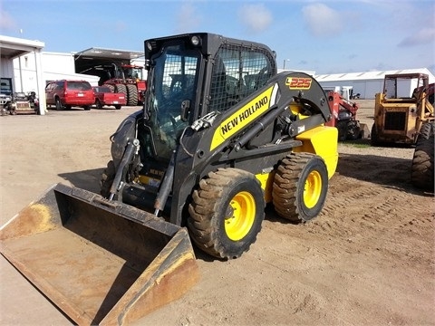 Minicargadores New Holland L225  seminueva en perfecto estado Ref.: 1375982708856449 No. 3