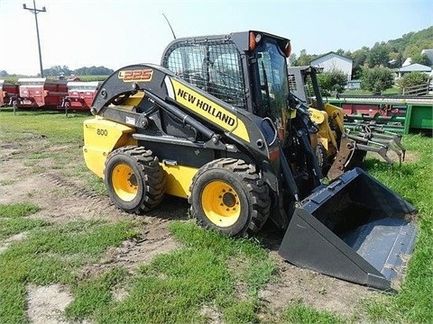 Minicargadores New Holland L225