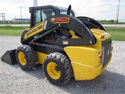 Minicargadores New Holland L225