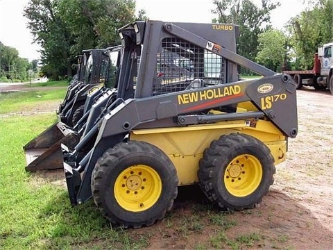 Minicargadores New Holland LS180  de segunda mano a la venta Ref.: 1376071486310532 No. 2