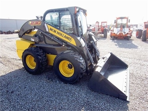 Minicargadores New Holland L230  en optimas condiciones Ref.: 1376182808375988 No. 3