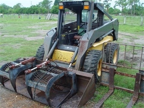 Minicargadores New Holland LS180  de segunda mano en venta Ref.: 1376324888604015 No. 4