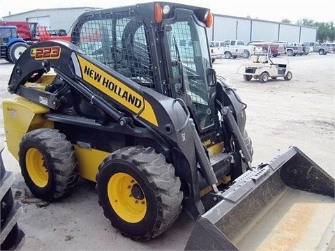 Minicargadores New Holland L223  importada de segunda mano Ref.: 1377533487419694 No. 3