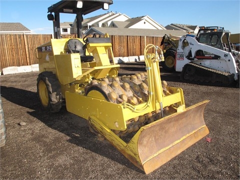 Compactadoras Suelos Y Rellenos Caterpillar CP-323C