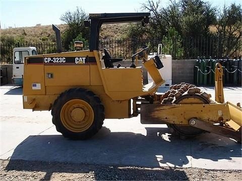 Compactadoras Suelos Y Rellenos Caterpillar CP-323C  usada en bue Ref.: 1377735518189526 No. 4