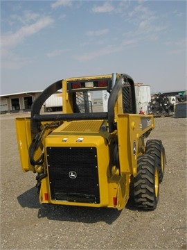 Minicargadores Deere 325  usada a la venta Ref.: 1377796296048611 No. 4