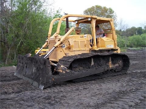 Tractores Sobre Orugas Caterpillar D6D  de medio uso en venta Ref.: 1378136344028197 No. 2