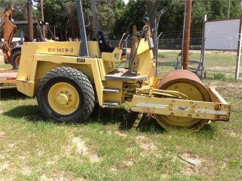 Compactadora Vibratoria Bomag BW142D  de segunda mano a la venta Ref.: 1380041820323223 No. 4