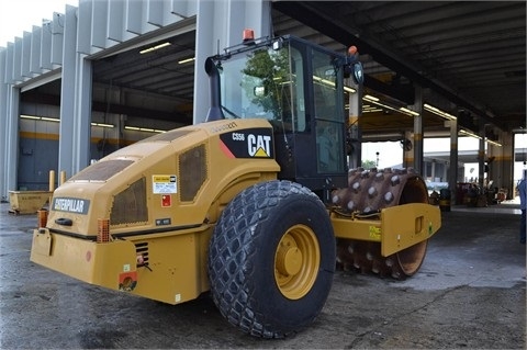 Compactadora Vibratoria Caterpillar CS54