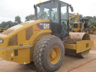 Compactadora Vibratoria Caterpillar CS56  en buenas condiciones Ref.: 1380205682945399 No. 2