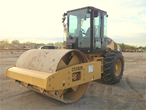 Compactadora Vibratoria Caterpillar CS56