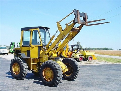 Cargadoras Sobre Ruedas Caterpillar 910