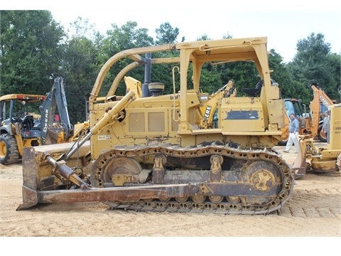 Dozers/tracks Caterpillar D6D