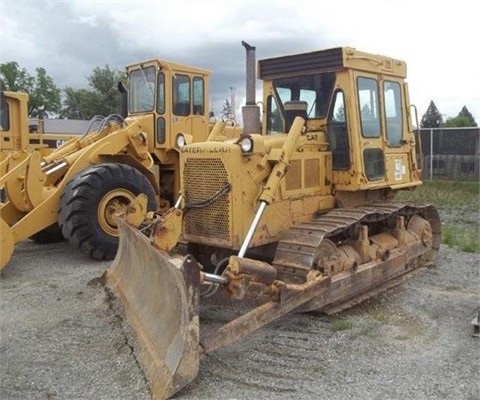 Dozers/tracks Caterpillar D6D