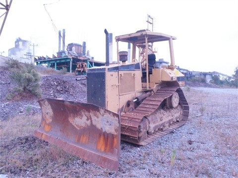 Dozers/tracks Caterpillar D5M