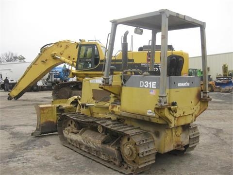 Tractores Sobre Orugas Komatsu D31E  de medio uso en venta Ref.: 1384291771369001 No. 3