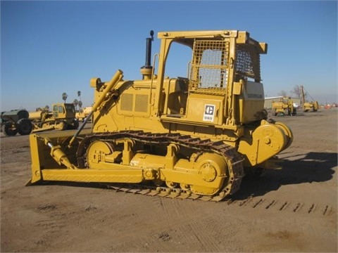 Dozers/tracks Caterpillar D6D