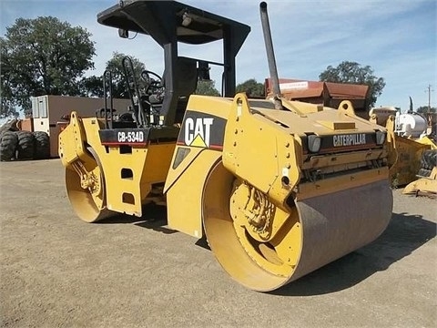 Compactadora Vibratoria Caterpillar CB-534D