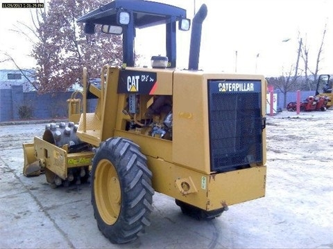 Caterpillar CP-323C usada a la venta Ref.: 1389213813811667 No. 2