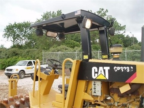  Caterpillar CP-323C seminueva en perfecto estado Ref.: 1389215287568553 No. 3