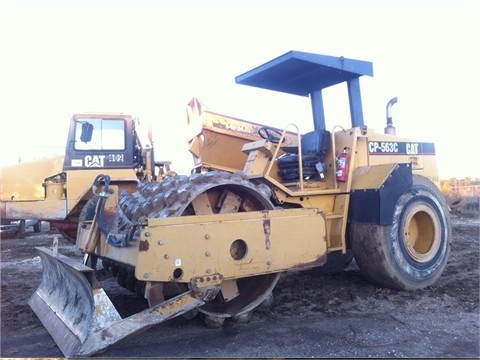 Compactadora Vibratoria Caterpillar CP-563C