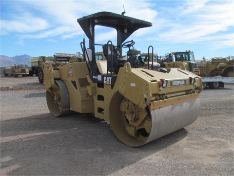 Compactadora Vibratoria Caterpillar CB-564D