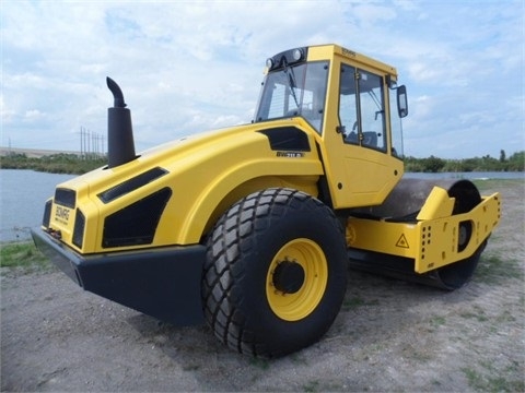 venta compactadora vibratoria bomag BW211D seminueva Ref.: 1390925541843750 No. 2