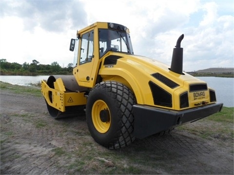 venta compactadora vibratoria bomag BW211D seminueva Ref.: 1390925541843750 No. 3