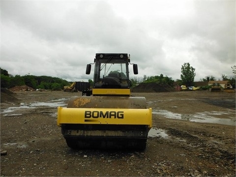 venta compactadora vibratoria bomag BW211D seminueva Ref.: 1390935456214167 No. 2