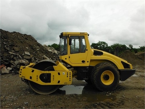 venta compactadora vibratoria bomag BW211D seminueva Ref.: 1390935456214167 No. 4