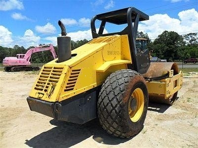 Compactadora Vibratoria Bomag BW211D