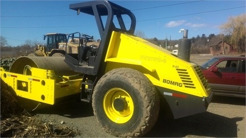 Compactadora Vibratoria Bomag BW211D