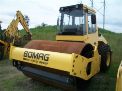  compactadora vibratoria Bomag BW211D-4 de bajo costo Ref.: 1391012531218861 No. 2