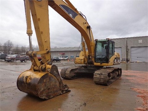  Caterpillar 324DL de segunda mano en venta Ref.: 1392075487287468 No. 2