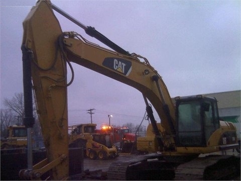  Caterpillar 324DL de medio uso en venta Ref.: 1392929611001315 No. 3