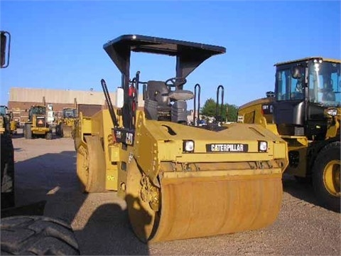 Compactadora Vibratoria Caterpillar CB-534D